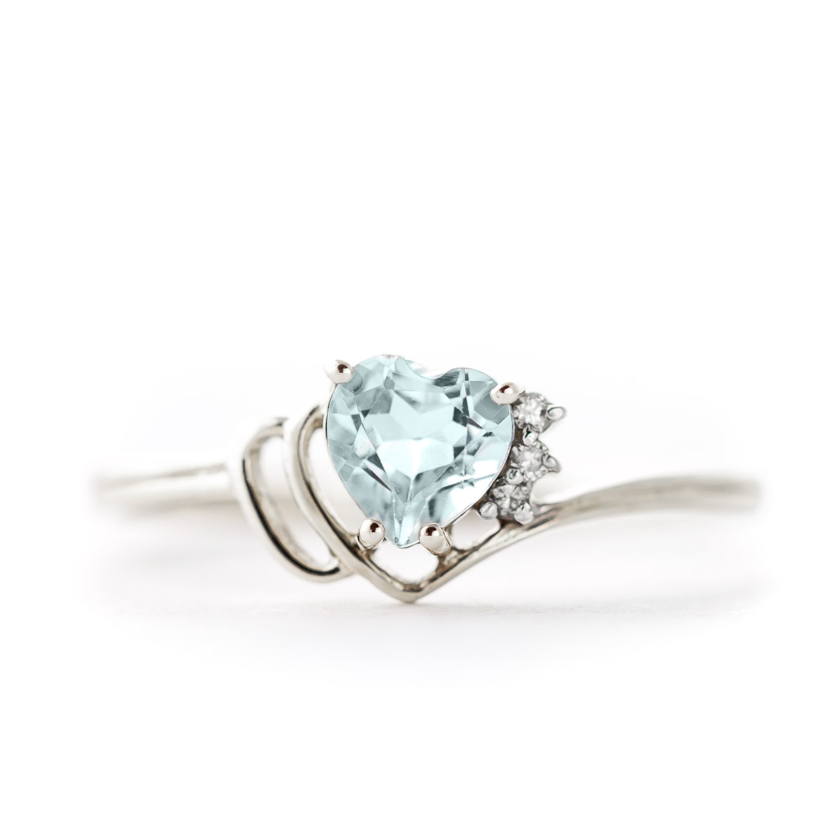 Aquamarine & Diamond Passion Ring in 18ct White Gold