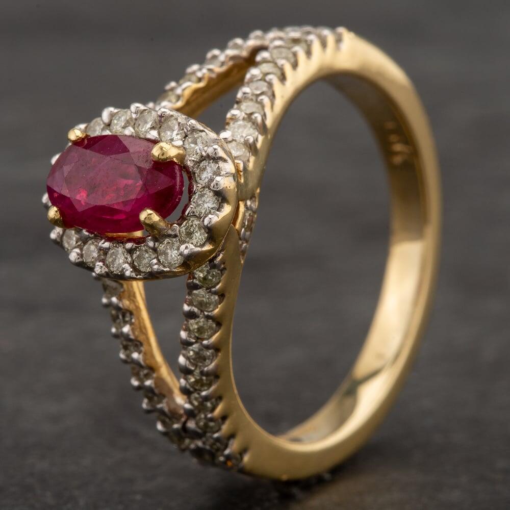 Pre-Owned 14ct Yellow Gold Oval Diamond Ruby Cluster Ring 4332075