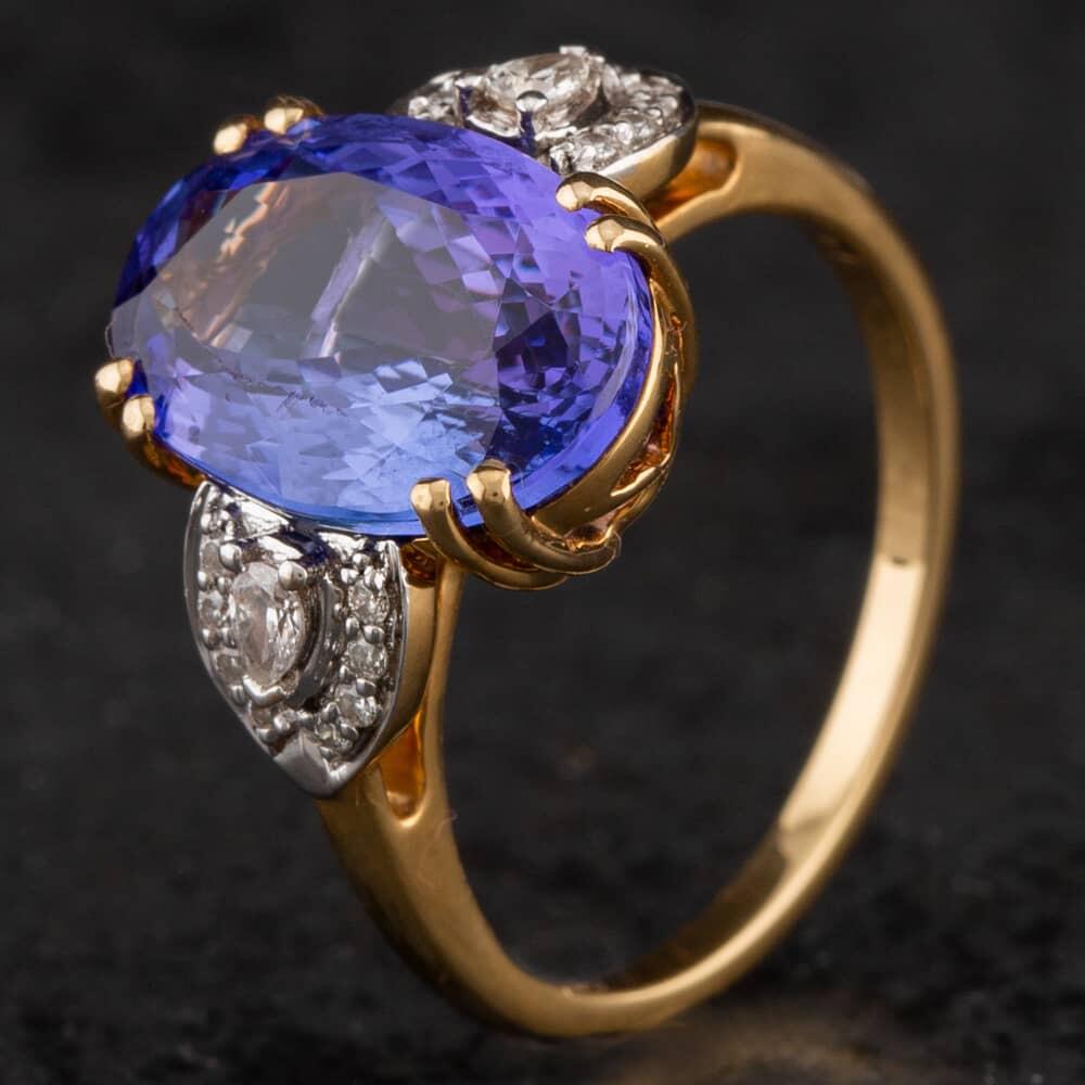 Pre-Owned 18ct Yellow Gold Tanzanite & Diamond Shoulders Oval Dress Ring 4148243