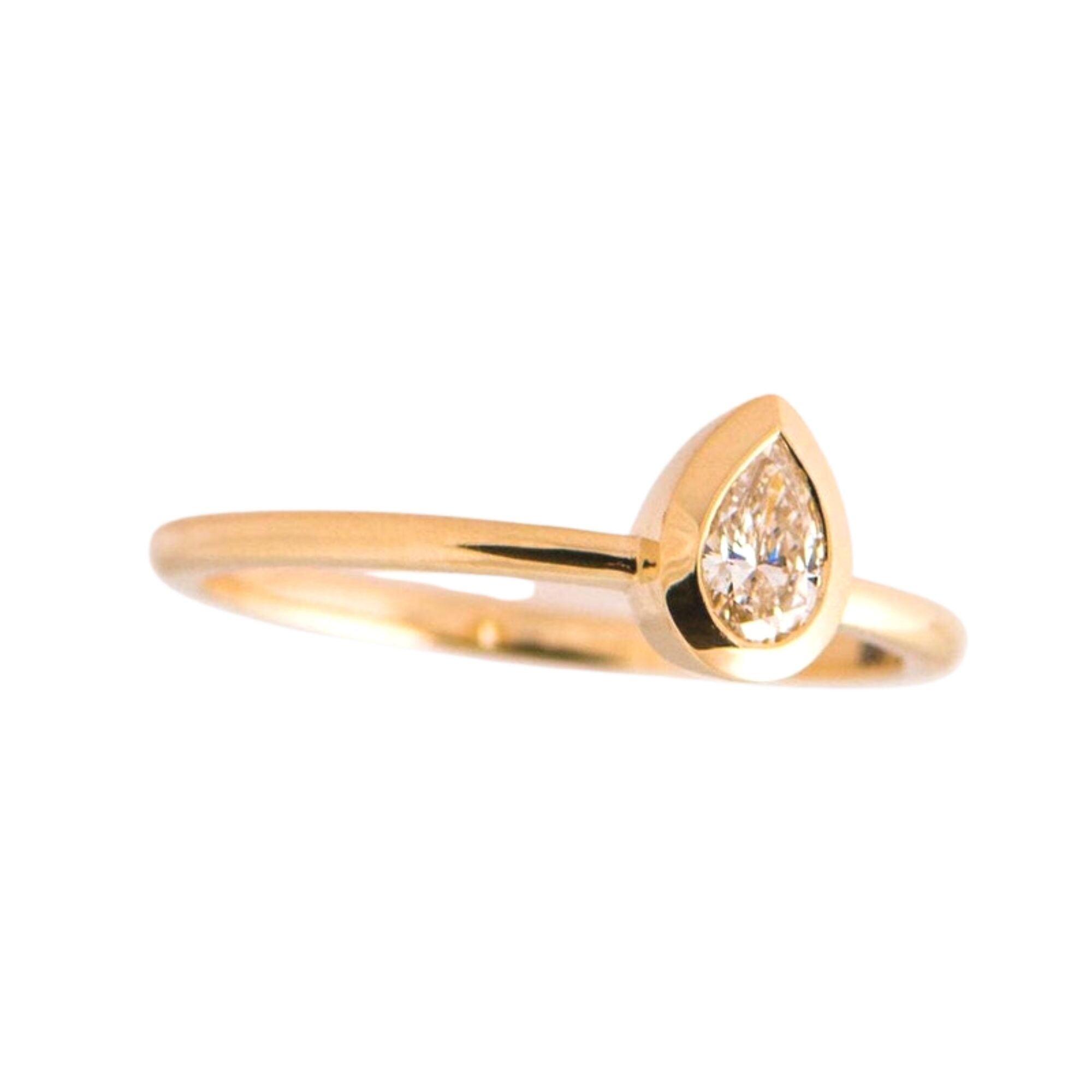 Womens Lily Flo Jewellery Cassiopeia Pear Diamond Ring Size Medium