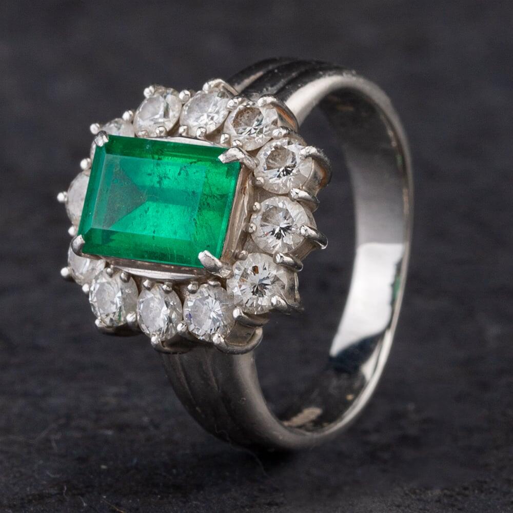 Pre-Owned Platinum Emerald & Diamond Cluster Ring 4148647