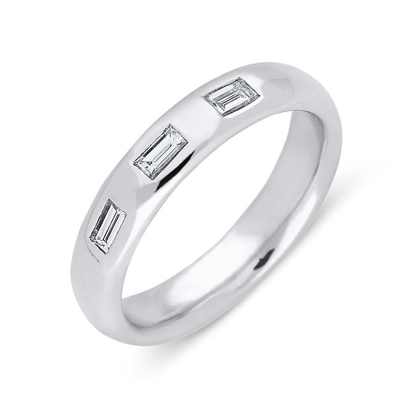 18ct White Gold 0.26ct Diamond 4mm Court Shape Wedding Ring - L