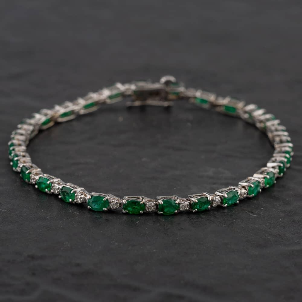 Second Hand 9ct White Gold 3.90ct Emerald &amp; 0.42ct Brilliant Cut Diamond (approx.) Line Claw Set 7 Inch Bracelet 4307022